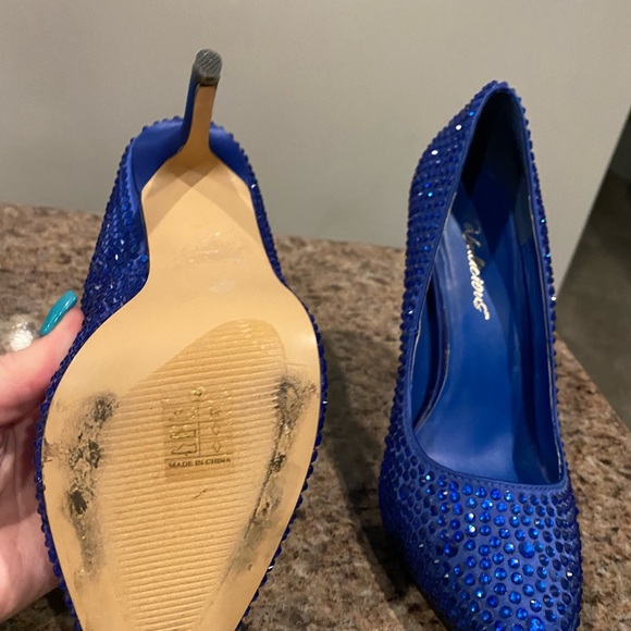 Blue rhinestone shoes size 9 only tried on inside never worn! - Picture 4 of 4